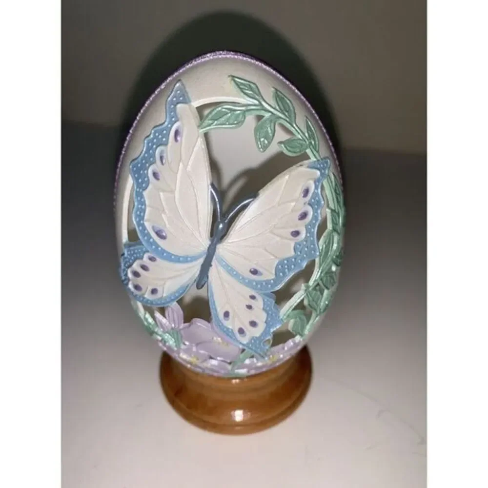 1991 Enesco Plastic Egg Easter Joanne Hunot‎ Pastels Butterfly